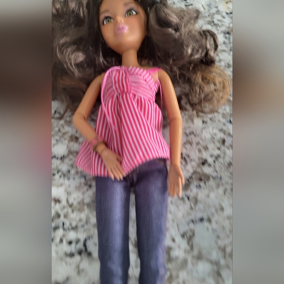 LIV Spin Wonderland with Pink Top and Brown Boots. Curly Long Brown Hair. - Picture 3 of 5